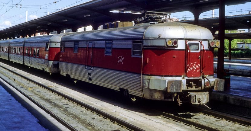 Talgo III en Chamartín. Falk2