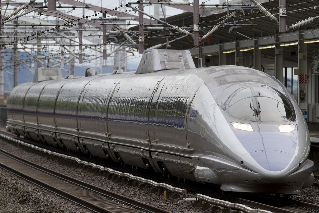 Tren de la serie 500 perteneciente a JR West en la estación de Shin-Kurashiki. Foto: Spaceaero2.