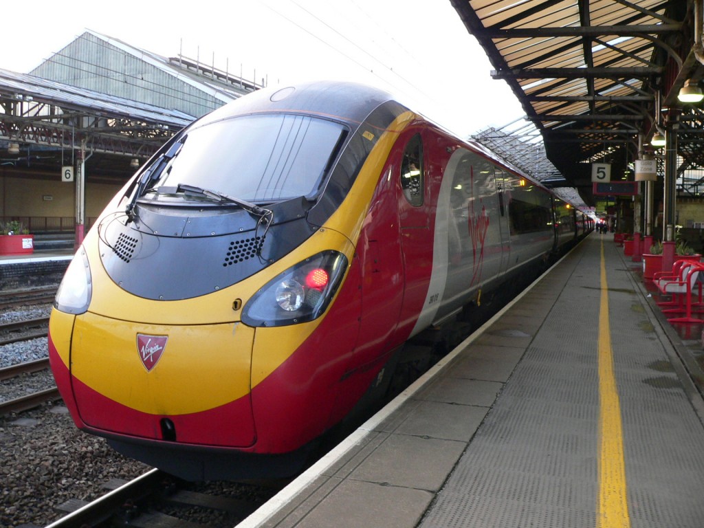 Pendolino 018 de la serie 390 de Virgin en Crewe sirviendo la West Coast Main Line. Foto: Chris McKenna.