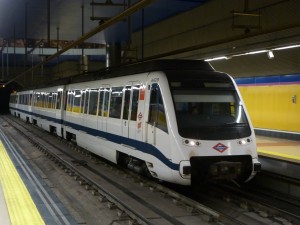 Composiciónn número 3 de la serie 8000 del metro de Madrid en Pinar del Rey. Foto: Miguel Bustos.