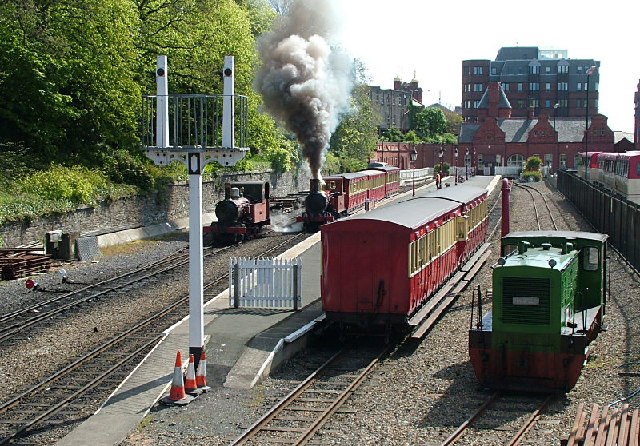 Vista general de la estación de Doglas, del Isle of Man Railway. Foto: Jon Wornham.