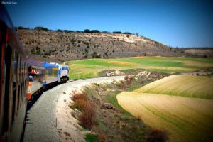 Imagen del tren a Soria con coches convencionales de los 80 organizado por la AAFM. Foto: Alberto de Juan.