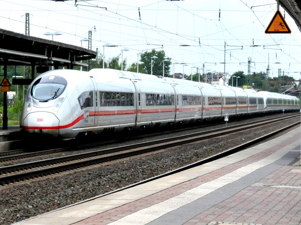 Dos trenes ICE 407 (de la familia Siemens Velaro D) haciendo pruebas en mando múltiple en Düren Hauptbahnhof. Foto: Spoorjan.