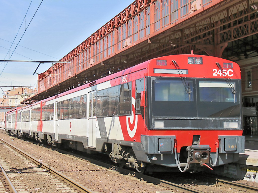     Viajeros será la entidad que más plantilla reciba de todas las filiales de Renfe, con un 60% de los trabajadores. Foto: JL 440.