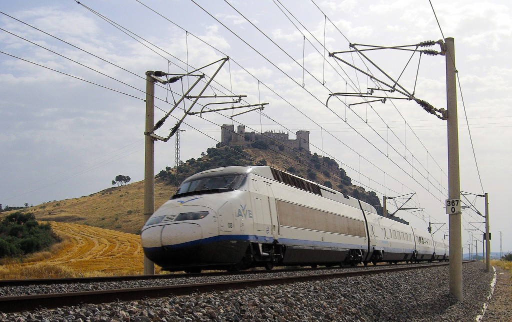 Renfe no bajará más el precio del AVE