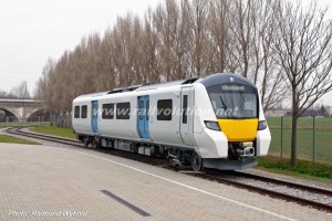 Imagen de uno de los Desiro City Class 700 que circularán por el Thameslink