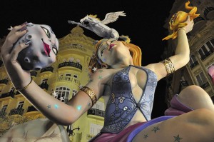 Renfe lanza sus ofertas de billetes de tren para viajar a Fallas 2014