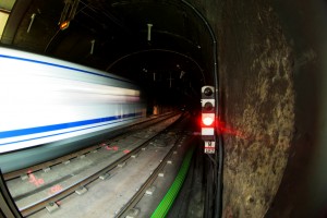 Luces y sombras del metro de Madrid. Foto: Santiago Medem.