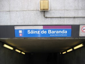 Entrada a la estación de Sáinz de Baranda, en donde está la primera metrolinera del metro de Madrid. Foto de José María Mateos