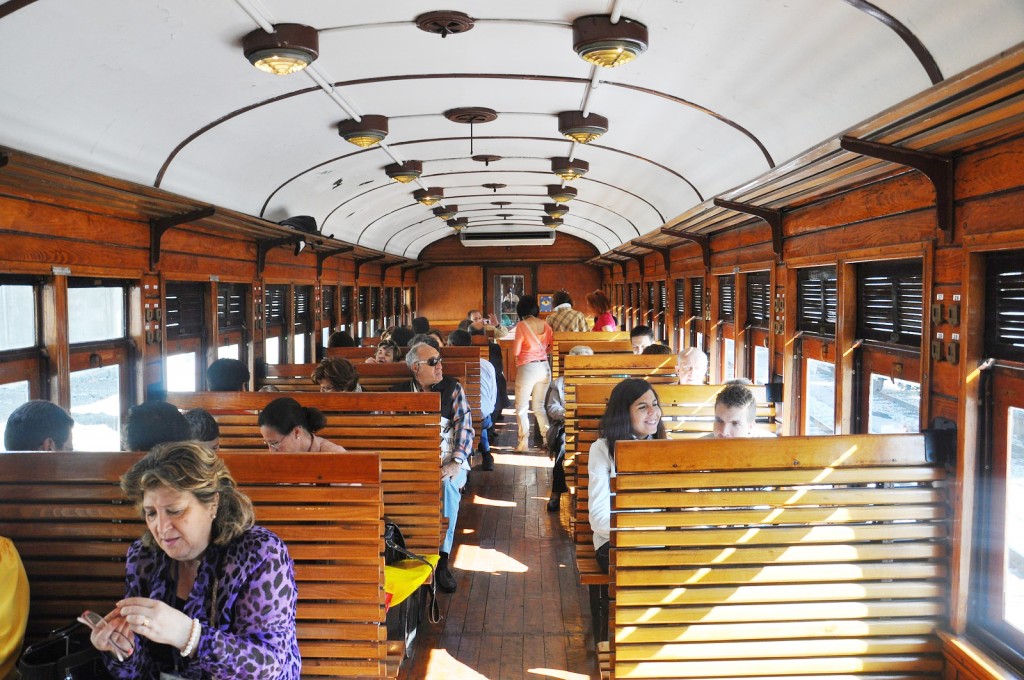 Interior del Tren de la Fresa que el sábado inicia su temporada 2014. Foto: Miguel Bustos para Ferro Raíl..