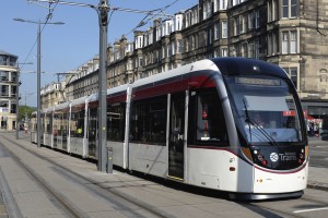 El tranvía de Edimburgo se estrena con flota CAF.