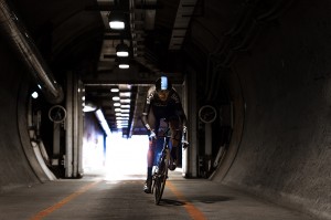 Chris Froome se convertía en el primer ciclista en recorrer el Eurotunnel sobre su bicicleta.