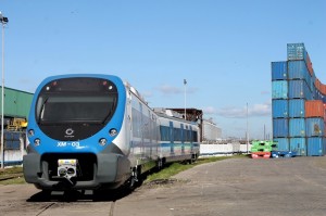 El XM-03, X'Trapolis Modular tipo Civia de Alstom en San Antonio. Foto: Grupo EFE.