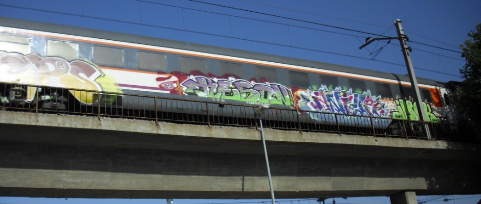 Las acciones del grupo de grafiteros no afectaban sólo al tren. Con el palancazo se aumentaban los retrasos en la línea y el frenado podía causar lesiones en los pasajeros.