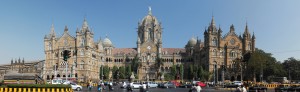 Vista de la espectacular fachada de la estación Chhatrapati Shivaji en Bombay.