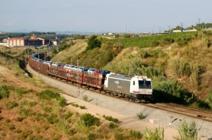 Renfe Mercancías habría formado un cártel para repartirse el mercado de transporte de vehículos y recambios.