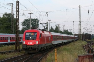 El Euro Night 482 Múnich-Copenhague, uno de los trenes nocturnos que une varias ciudades de Europa, a su paso por Donauwörth. Foto: Sese_Ingolstadt