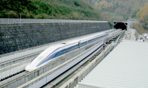 Prototipo de maglev japonés en la línea de pruebas de Yamanashi. Foto: Yosemite.