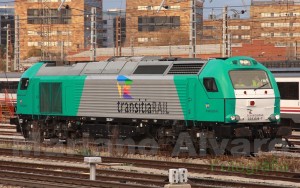 Locomotora 335-014 de Alpha Trains haciendo su primera salida a vía en las manos de Transitia Raíl. Foto tomada por © Mariano Álvaro en Fuencarral.