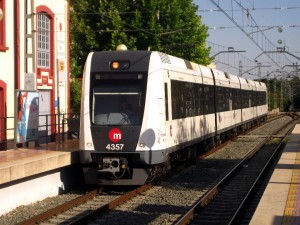 Unidad de metro 4357 en la estación de L'Eliana, que en 2015 pasará a la línea 2. Foto: ▐▼▌arto ™.