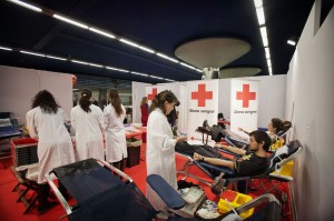 Las estaciones de Nuevos Ministerios, Embajadores y Ciudad Universitaria se convertirán temporalmente en centros de donación de sangre de la Cruz Roja.