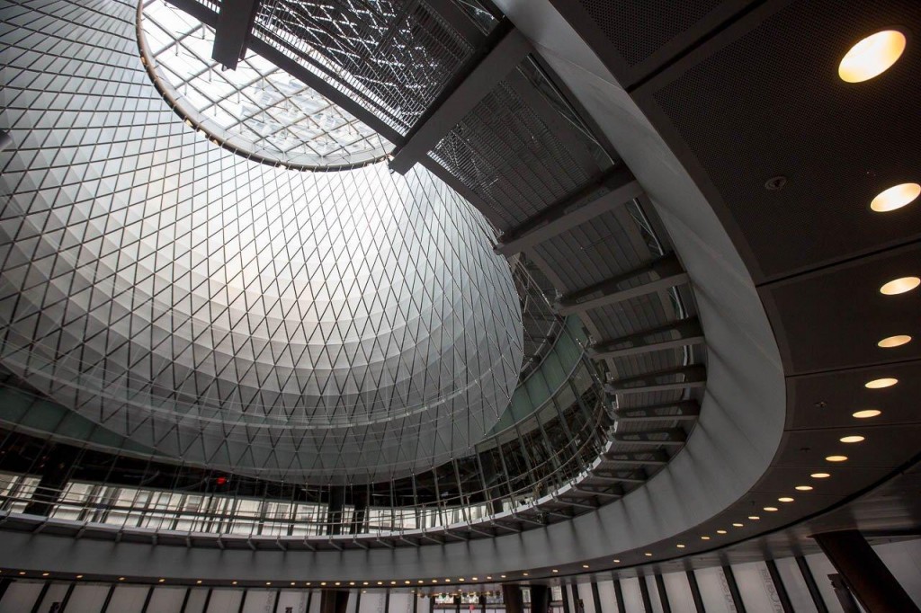 La gran cúpula de cristal es la protagonista de la nueva estación Fulton Center