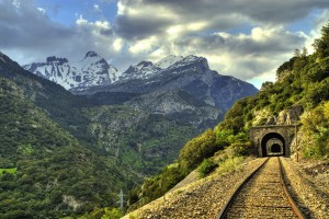 La línea de Canfranc lleva años arrastrando problemas de mantenimiento. Foto: Ángel.