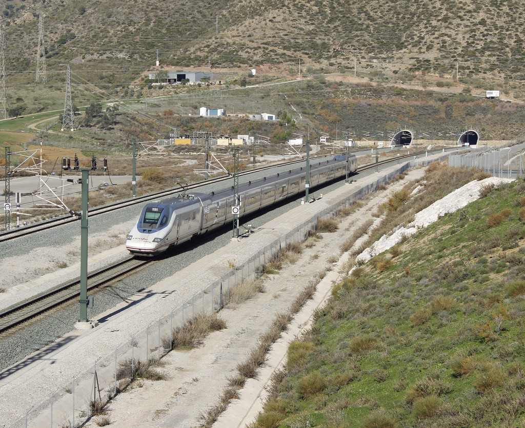 Más de la mitad de la inversión en obra pública en 2015 serán proyectos ferroviarios. Foto: Andy Schumacher.