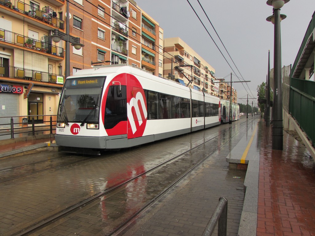 La tarjeta Tuin se convertirá en el único título de transporte válido de Metrovalencia. Foto: Marcos Vives Del Sol.