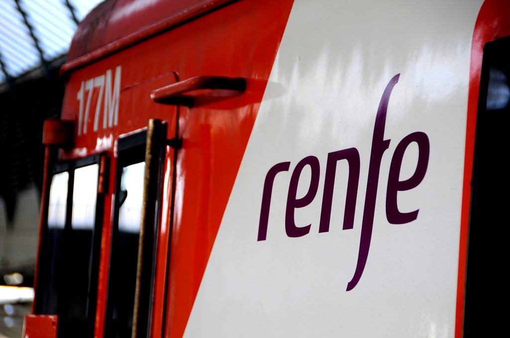 El 'Plan + Renfe' servirá a la operadora para prepararse antes de que las compañías privadas entren en el sector. Foto: Kamil Porembiński.