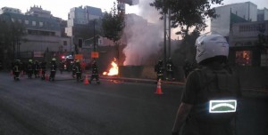 Imagen del incendio provocado por la explosión eléctrica en Santiago de Chile. Foto: Radio Agricultura.