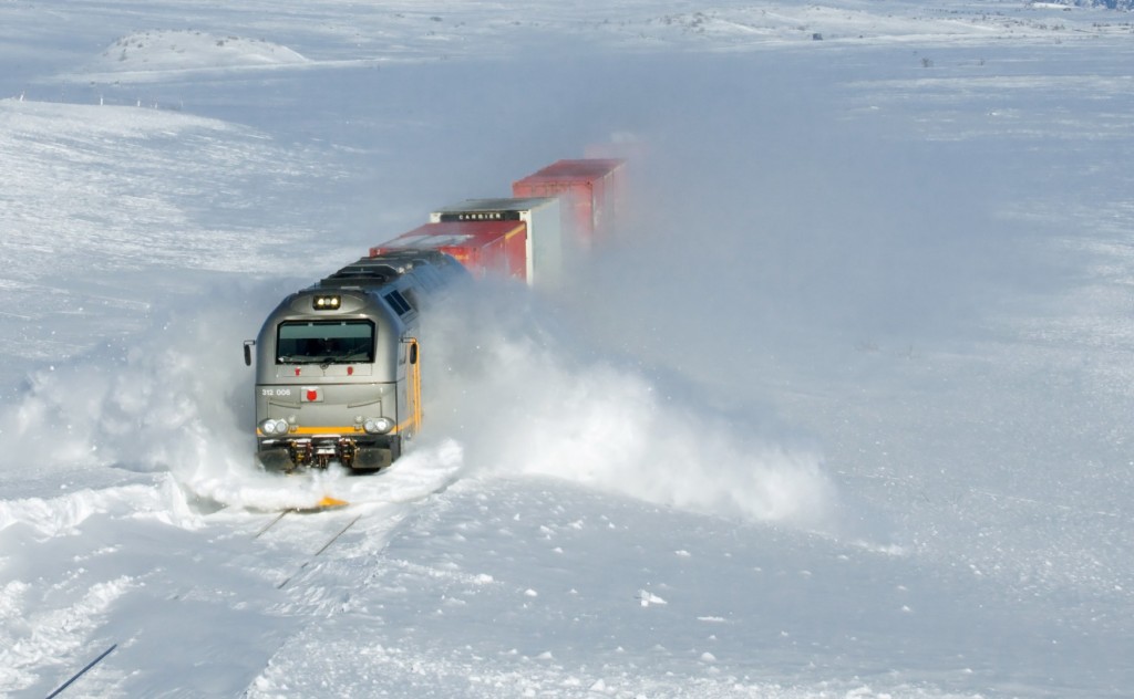 Una excesiva cantidad de nieve es un motivo para circular marcha a la vista. Foto: David Gubler.