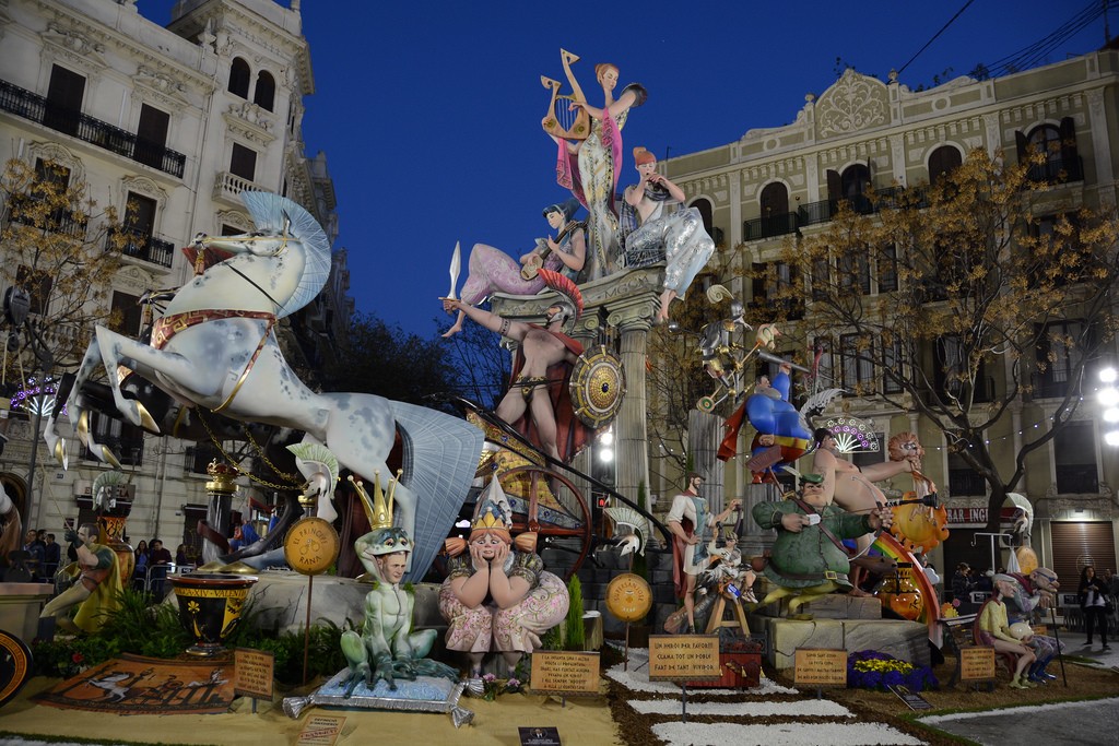 Hasta 60% de descuento en billetes de AVE y Alvia para disfrutar de las Fallas 2015. Foto: Carlos Sancho.