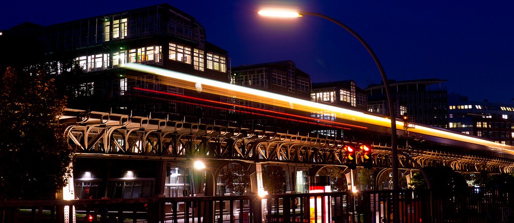 El metro de Berlín da servicio nocturno los fines de semana, y a diario tiene un horario muy amplio, con pocas horas de cierre. Foto: Alexander Stielau.