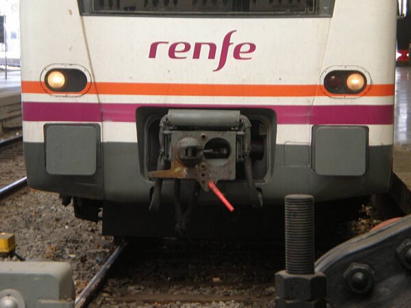 Enganche Automatico Los 3 enganches que usan los trenes españoles