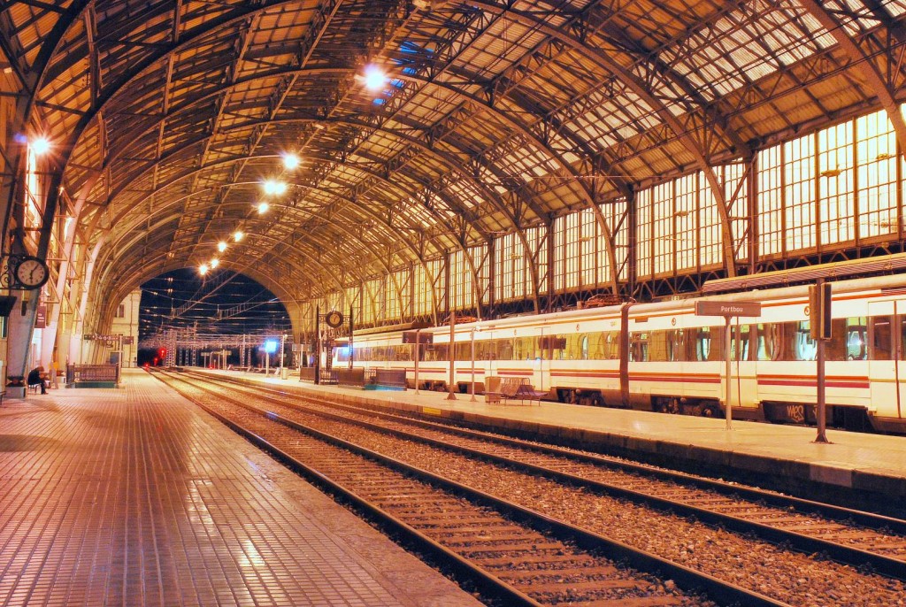 Andenes de la estación de viajeros de Portbou.