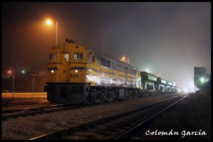 Tren de balasto encabezado por la Alco 1601 en Chiva. Foto: Colomán García.