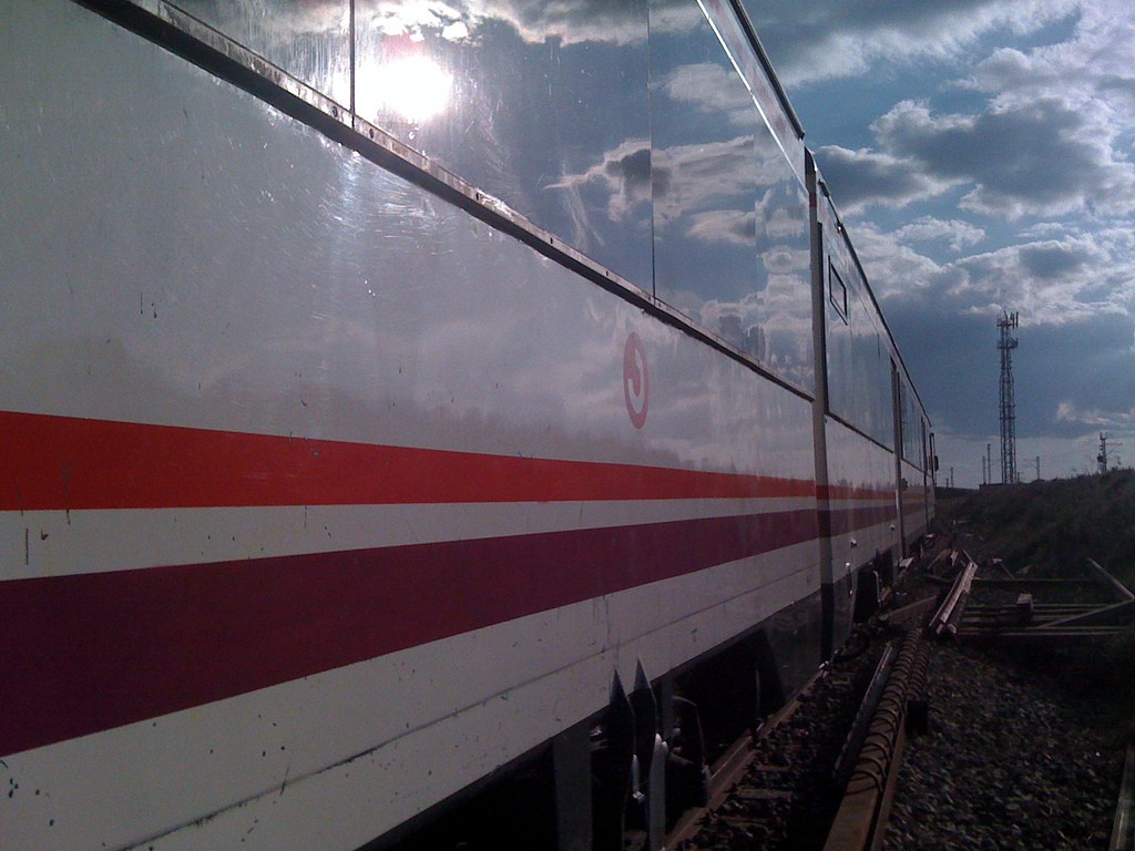 Las campañas publicitarias podrían cambiar de manera temporal tanto el exterior como los elementos interiores de los trenes Renfe. Foto: Witer.