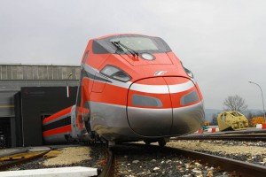 El primer Frecciarossa 1000 de Trenitalia ha sido bautizado con el nombre de Pietro Mennea. Foto: E656073.