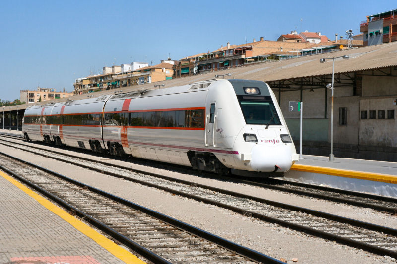 Los servicios de Media Distancia entre Sevilla y Granada se verán perjudicados por la suspensión temporal. Foto: Gustav Stehno (tokkyuu).