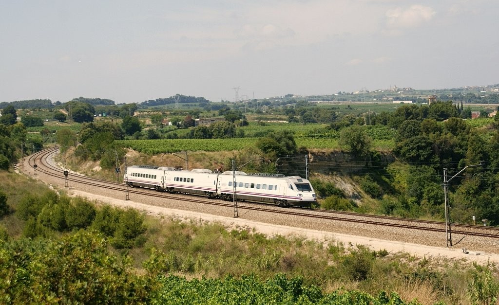 ¿Deberían privatizar Renfe Alquiler de Material Ferroviario?. Foto: eldelinux.