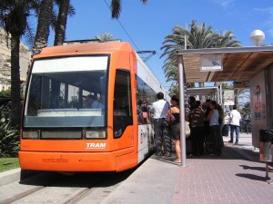 Esta inversión tiene como objetivo homogeneizar la línea 9 del Tram de Alicante con el resto de la red. Foto: Camera Obscura.