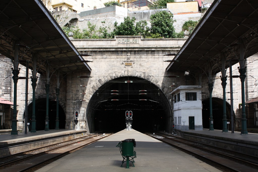 La estación de São Bento sigue siendo una de las más importantes de Oporto. Foto: Tiago Sousa Garcia.