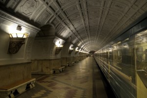 El metro de Moscú en verano puede parecer un infierno. Foto: mariusz kluzniak .