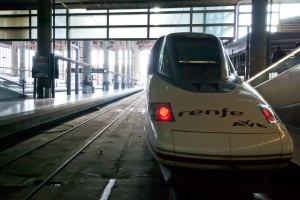 El AVE a Valencia es el principal aliciente para las empresas interesadas en competir con Renfe en el corredor levantino. Foto: Jesús Pérez Pacheco.