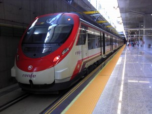 Una lanzadera de Cercanías será el sustituto del AVE al aeropuerto de Barajas. Foto: Miguel Bustos.