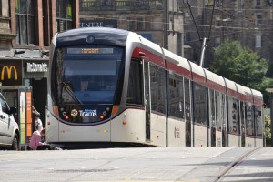 El tranvía es una infraestructura que requiere menos inversión que el metro, por lo que muchas ciudades optan por él. Foto: jambox998.