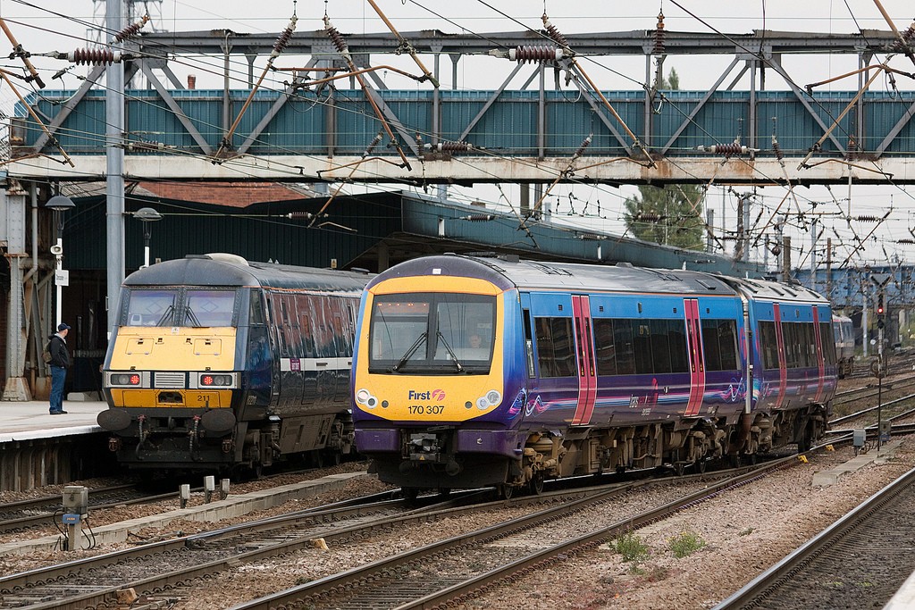 La subida desmesurada de las tarifas en los últimos años vuelve a poner en entredicho la gestión actual del sistema ferroviario de Reino Unido. Foto: Ingy the Wingy.