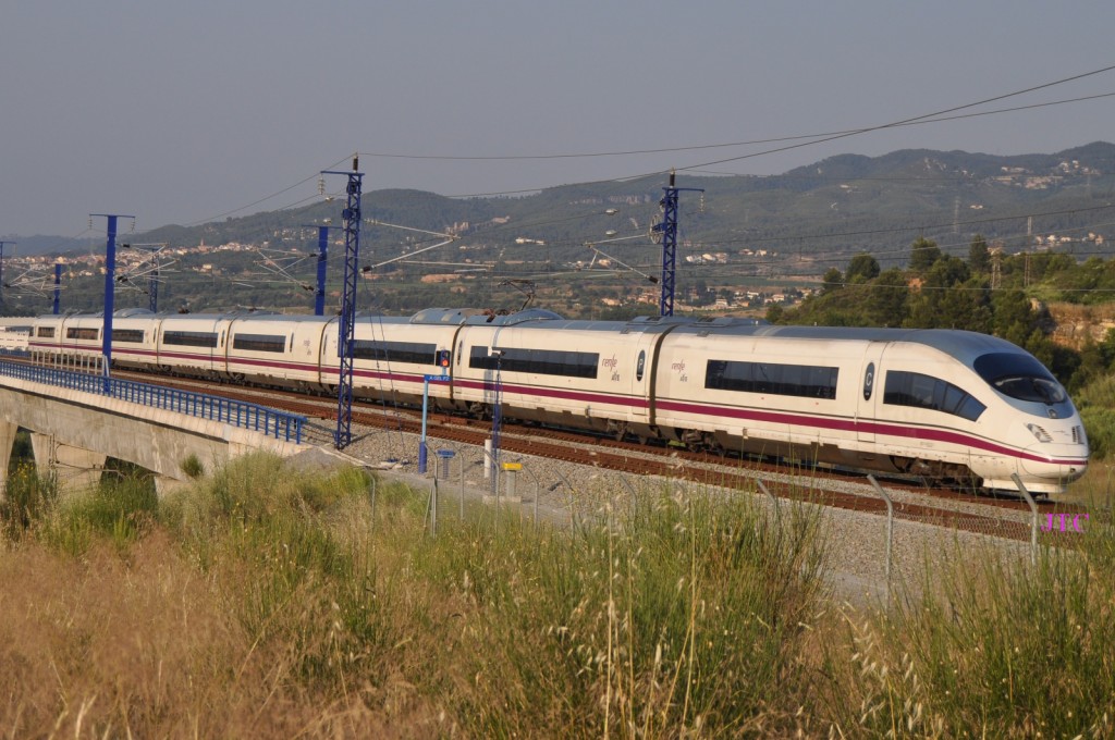 España sigue apostando por despilfarrar en la alta velocidad. Foto: JT Curses VII.