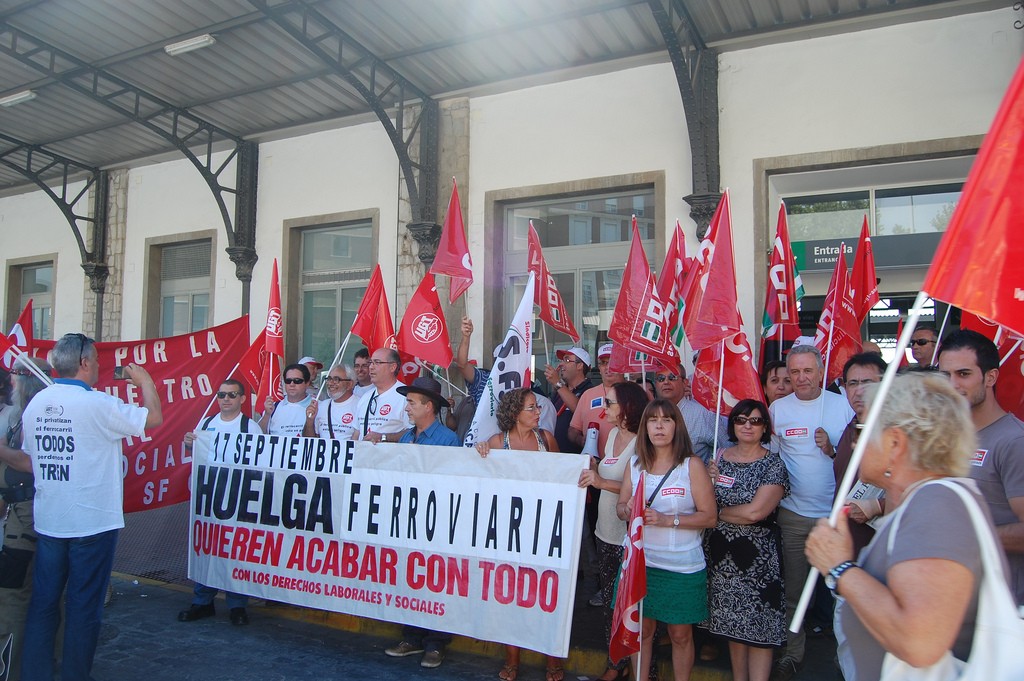 Comisiones Obreras ha anunciado que llevará a cabo diversas huelgas en Renfe y Adif durante el mes de septiembre. Si no encuentra el apoyo de los demás sindicatos ferroviarios, lo hará en solitario. Foto: CC.OO. de Granada.